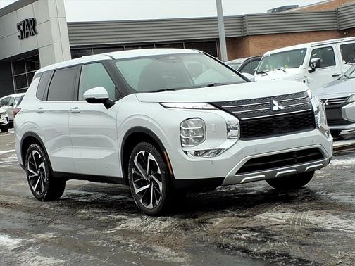 2024 Mitsubishi Outlander SE