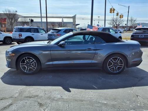 2022 Ford Mustang EcoBoost