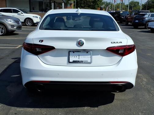 2020 Alfa Romeo Giulia Base