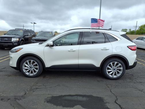 2022 Ford Escape Titanium