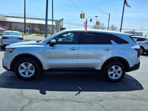 2022 Kia Sorento LX