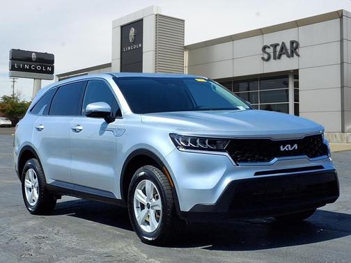 2022 Kia Sorento LX