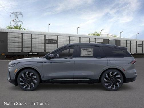 2025 Lincoln Nautilus Reserve