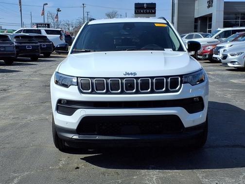 2022 Jeep Compass Latitude Lux