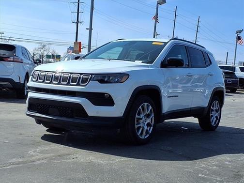 2022 Jeep Compass Latitude Lux