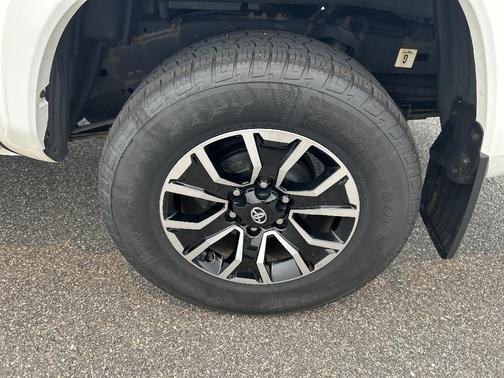 White 2022 Toyota Tacoma TRD Sport