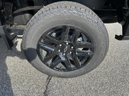 Black 2026 Chevrolet Silverado 1500 Custom Trail Boss