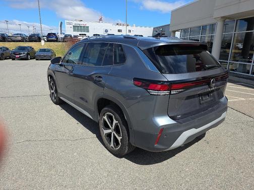 Platinum Gray Metallic 2025 Volkswagen Tiguan 2.0T SE