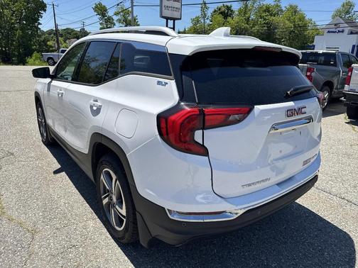 White 2018 GMC Terrain SLT