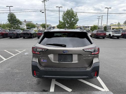 Brilliant Bronze Metallic 2022 Subaru Outback Premium