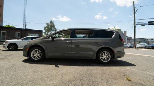 Ceramic Gray Clearcoat 2023 Chrysler Pacifica Touring L