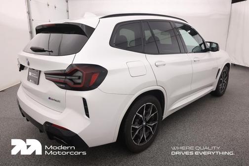 Mineral White Metallic 2024 BMW X3 M40i
