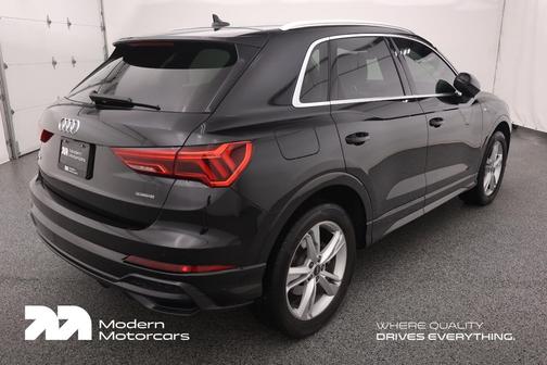 Mythos Black Metallic 2022 Audi Q3 45 S line Premium Plus