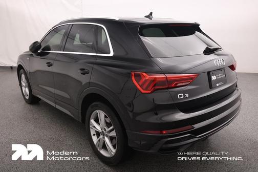 Mythos Black Metallic 2022 Audi Q3 45 S line Premium Plus