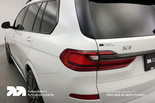2022 BMW X7 M50i