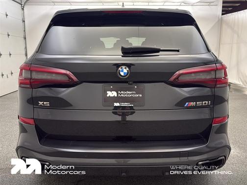 2022 BMW X5 M50i