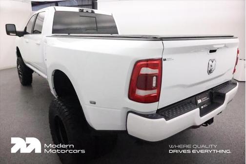 2024 RAM 3500 Laramie Crew Cab 4x4 8' Box