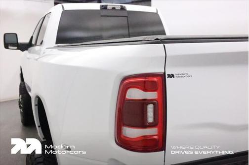 2024 RAM 3500 Laramie Crew Cab 4x4 8' Box