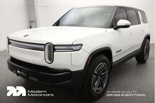 2025 Rivian R1S Adventure