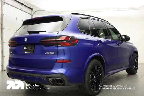 2025 BMW X5 M60i