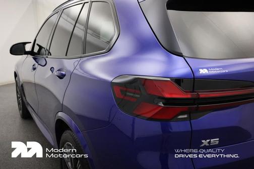 2025 BMW X5 M60i