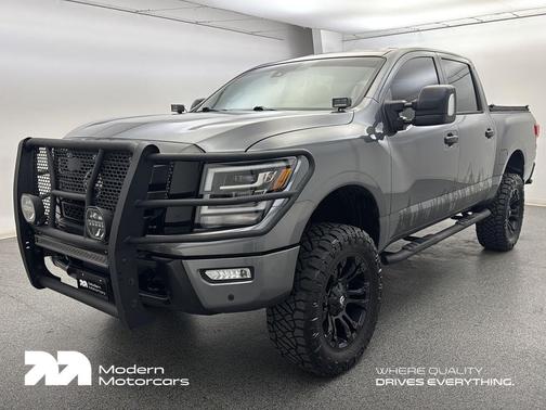 2023 Nissan Titan SV