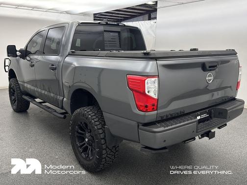2023 Nissan Titan SV