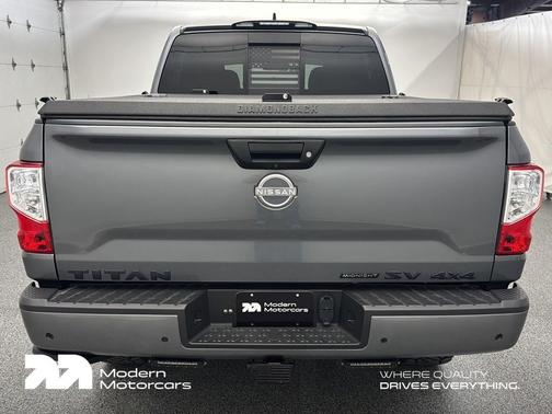 2023 Nissan Titan SV