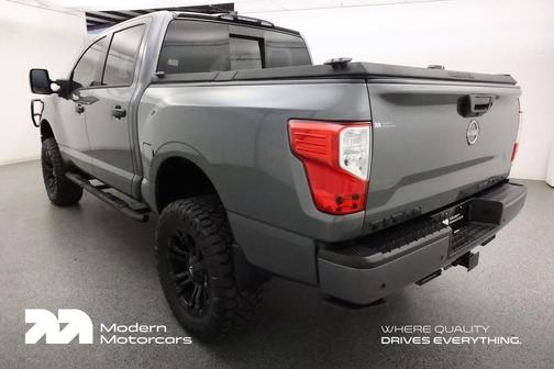 2023 Nissan Titan SV