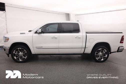 Ivory White Tri-Coat Pearlcoat 2022 RAM 1500 Limited