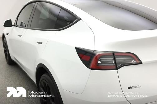 2022 Tesla Model Y Long Range Dual Motor All-Wheel Drive