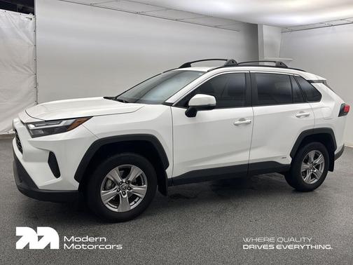 2022 Toyota RAV4 Hybrid XLE