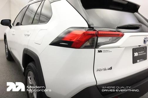 2022 Toyota RAV4 Hybrid XLE