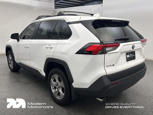 2022 Toyota RAV4 Hybrid XLE