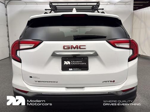 2024 GMC Terrain AWD AT4