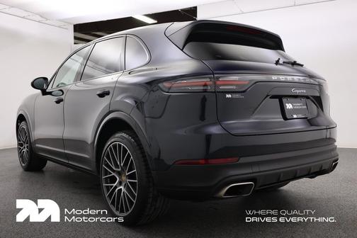 2023 Porsche Cayenne Platinum Edition