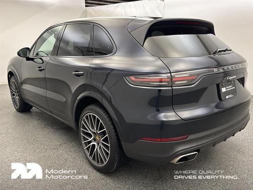 2023 Porsche Cayenne Platinum Edition