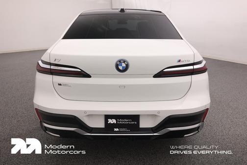 Alpine White 2024 BMW i7 M70