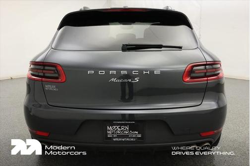 2017 Porsche Macan Base
