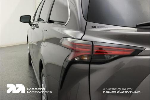 2023 Toyota Sienna Platinum 7 Passenger