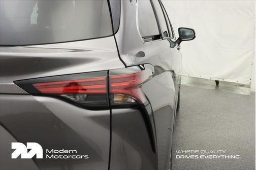 2023 Toyota Sienna Platinum 7 Passenger