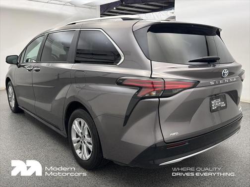 2023 Toyota Sienna Platinum 7 Passenger