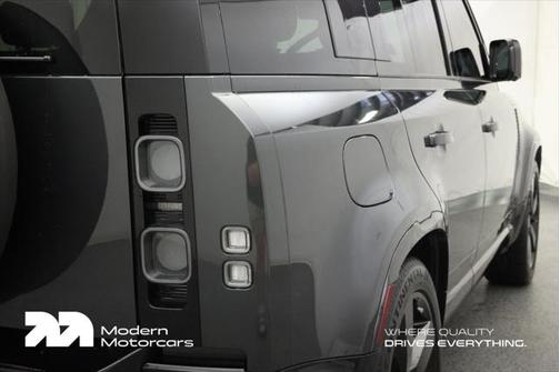 2025 Land Rover Defender 110 P400 X