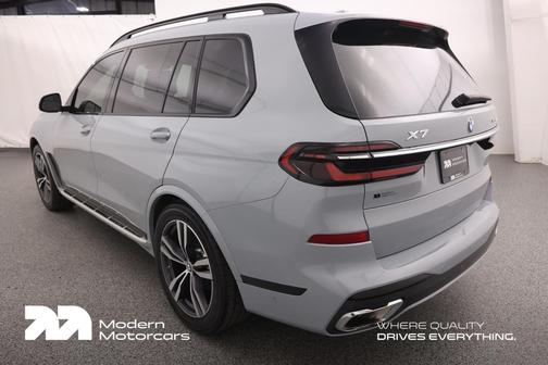 2025 BMW X7 xDrive40i