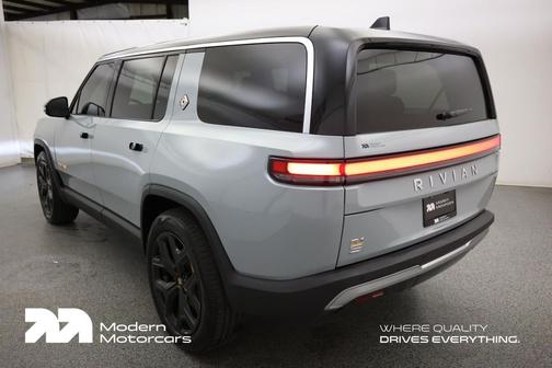 2023 Rivian R1S Adventure