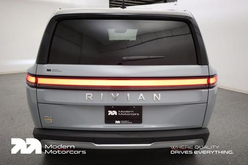2023 Rivian R1S Adventure