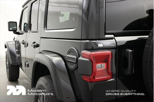 2024 Jeep Wrangler 4-Door Sahara 4x4