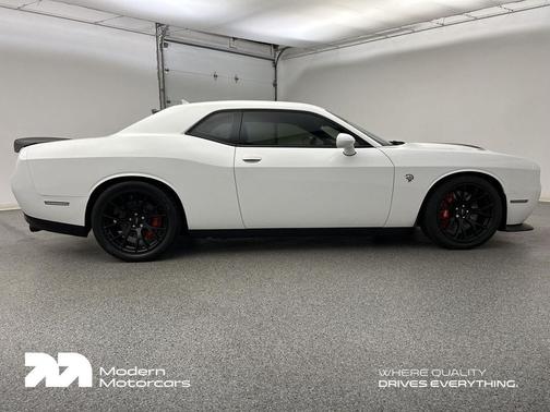 Bright White Clearcoat 2016 Dodge Challenger SRT Hellcat