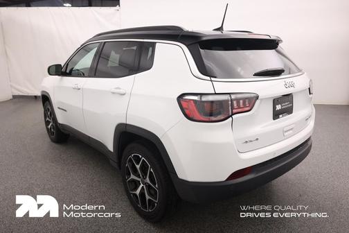 Bright White Clearcoat 2025 Jeep Compass Limited