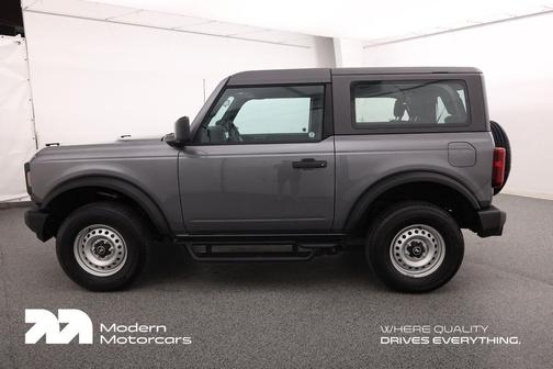 Carbonized Gray Metallic 2025 Ford Bronco Base